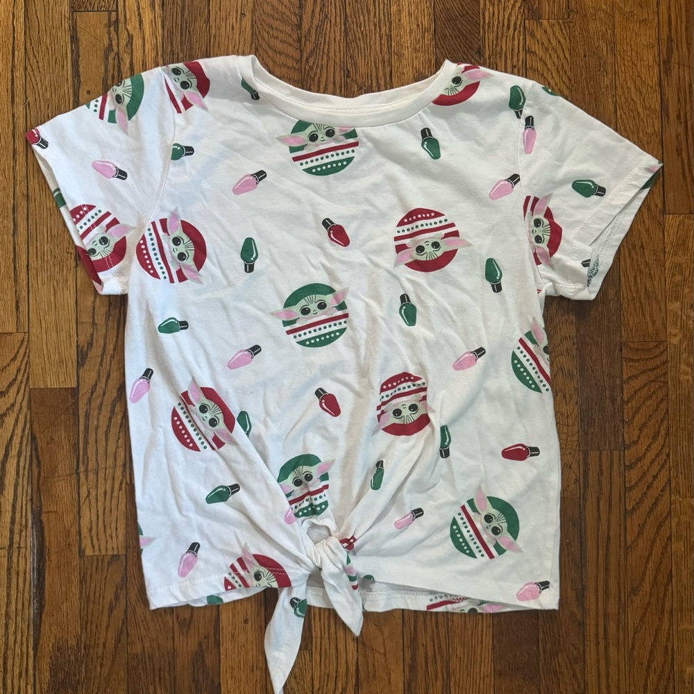 Adorable Star Wars Grogu (Baby Yoda) holiday shirt — never worn, no tags